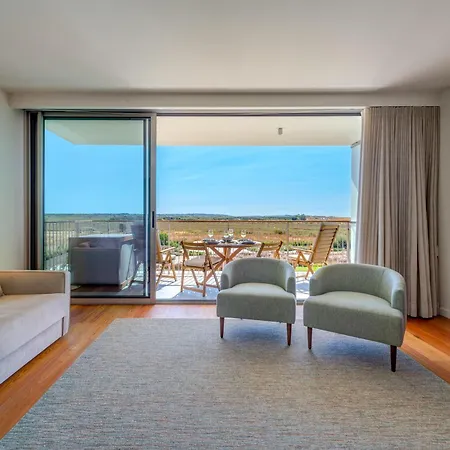 Cond Bayline - T2 - - Pool - Gym - Wifi - Nemo - By Bedzy * Armação de Pêra