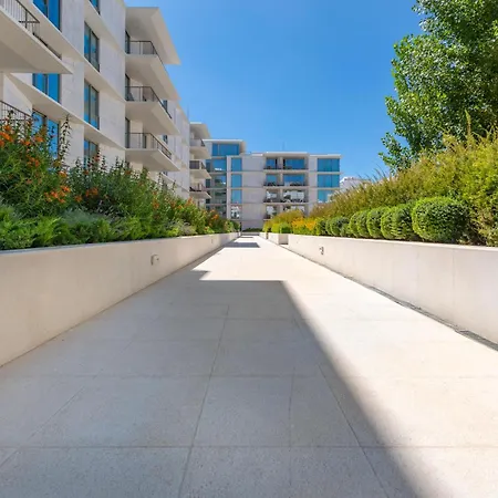 Cond Bayline - T2 - - Pool - Gym - Wifi - Nemo - By Bedzy *