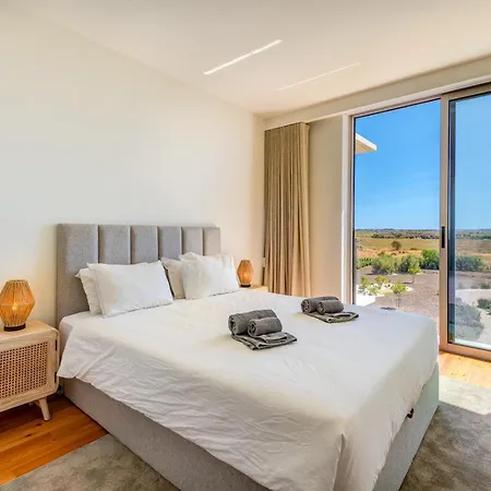 Cond Bayline - T2 - - Pool - Gym - Wifi - Nemo - By Bedzy アパート