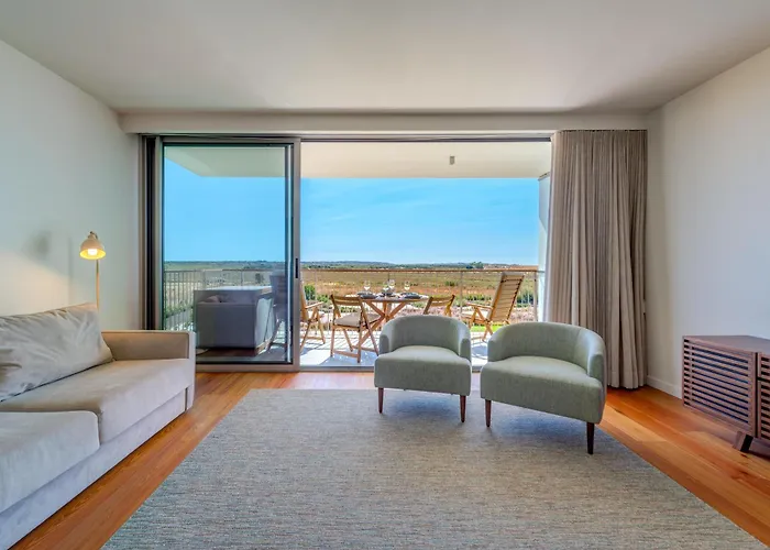 Cond Bayline - T2 - - Pool - Gym - Wifi - Nemo - By Bedzy * Armação de Pêra