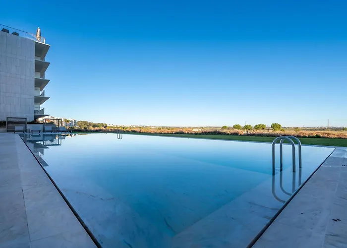 Cond Bayline - T2 - - Pool - Gym - Wifi - Nemo - By Bedzy