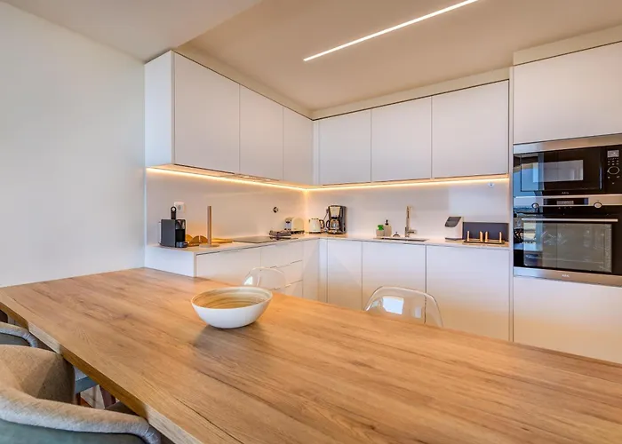 Cond Bayline - T2 - - Pool - Gym - Wifi - Nemo - By Bedzy *