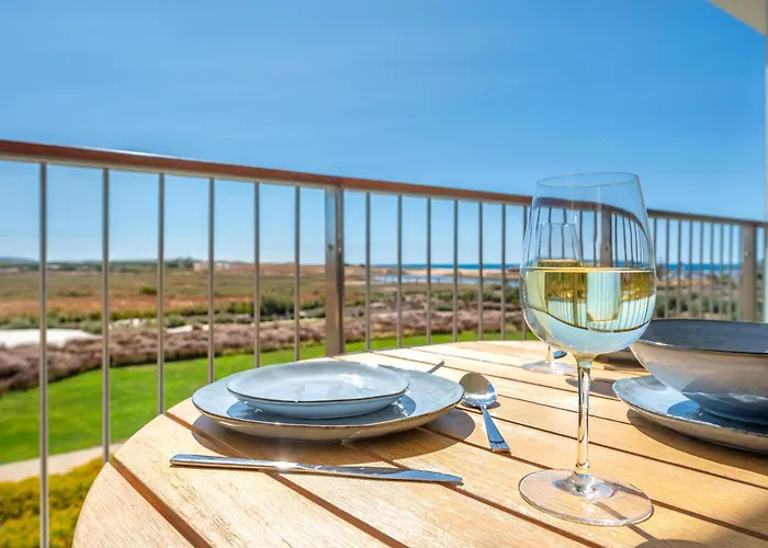 Cond Bayline - T2 - - Pool - Gym - Wifi - Nemo - By Bedzy * Armação de Pêra