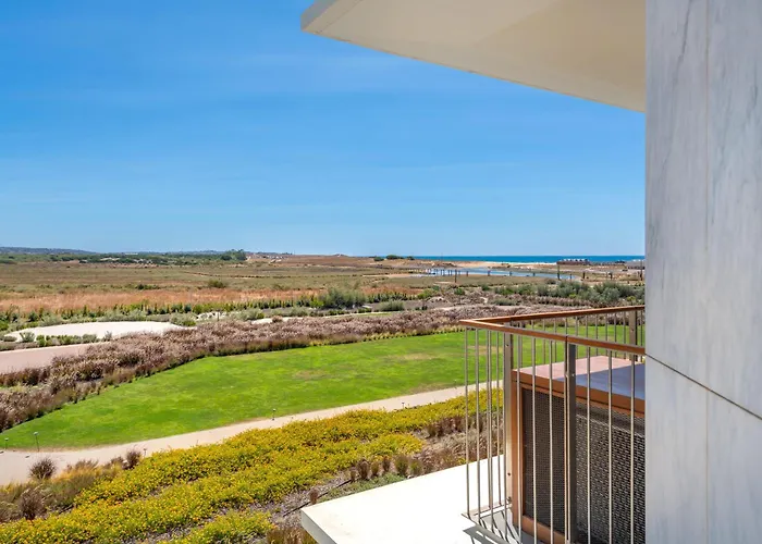 아파트 Cond Bayline - T2 - - Pool - Gym - Wifi - Nemo - By Bedzy Armação de Pêra